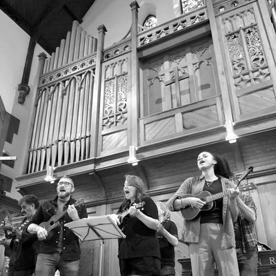The band playing in front of the church organ at Leith St Andrew's.